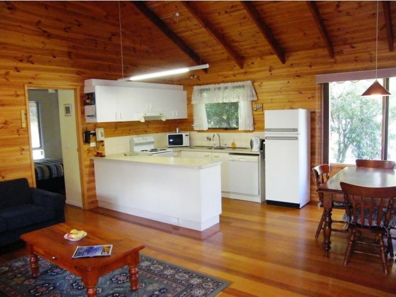 216 Surf Parade, Inverloch VIC 3996