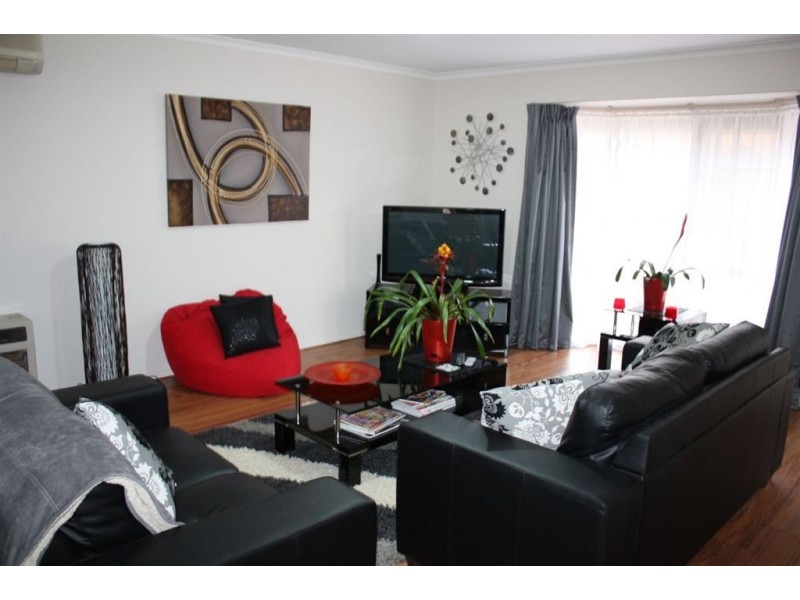 4/2 Pymble Avenue, Inverloch VIC 3996