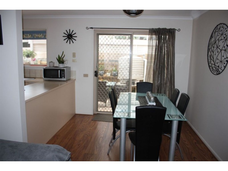 4/2 Pymble Avenue, Inverloch VIC 3996