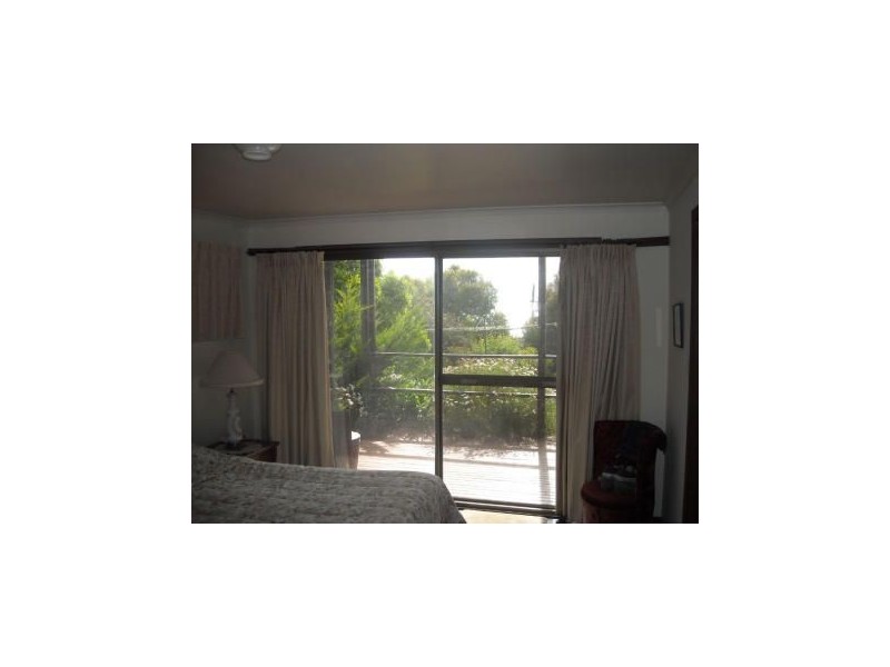 9 Casuarina Grove, Walkerville South VIC 3956