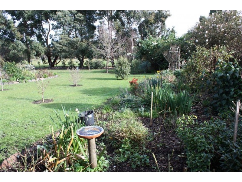 530 Lynnes Road, Wattle Bank VIC 3995