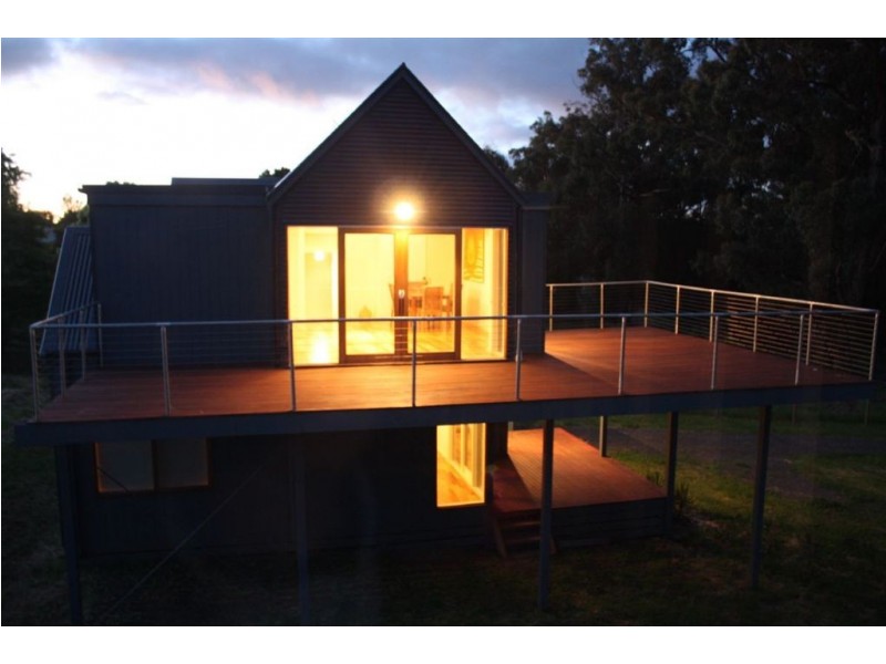 22 Railway Road, Mirboo North VIC 3871