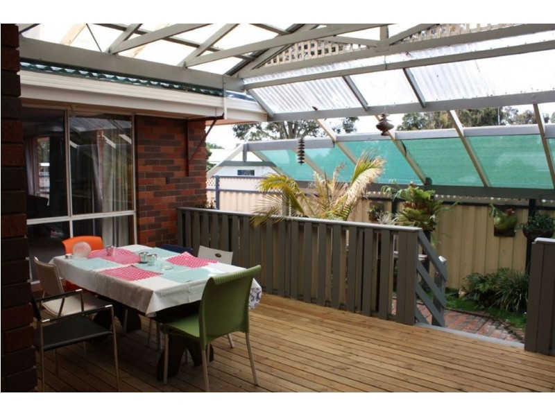 16 John Steet, Inverloch VIC 3996