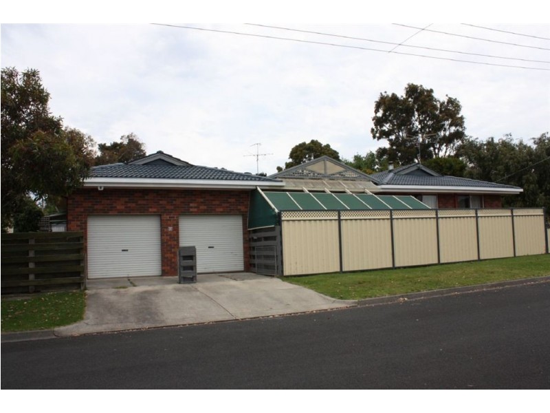 16 John Steet, Inverloch VIC 3996