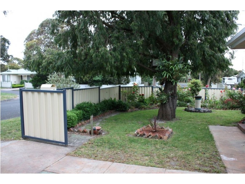 16 John Steet, Inverloch VIC 3996