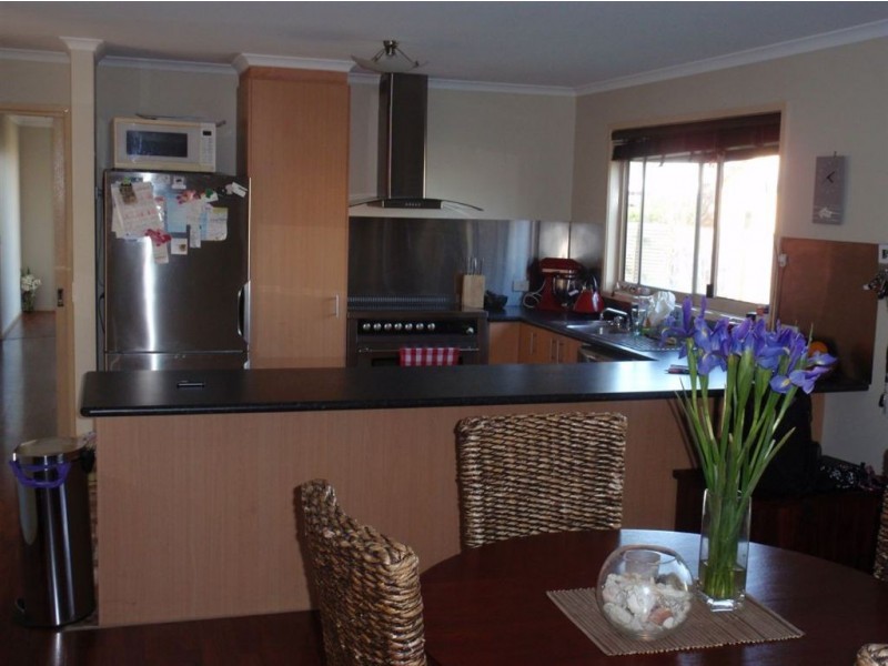 24 Mariner Place, Inverloch VIC 3996