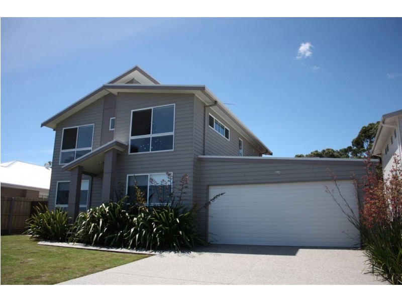 61 Tamara Crescent, Inverloch VIC 3996