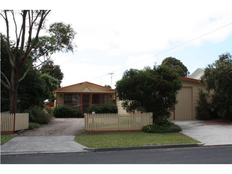 2 Valerie Street, Inverloch VIC 3996