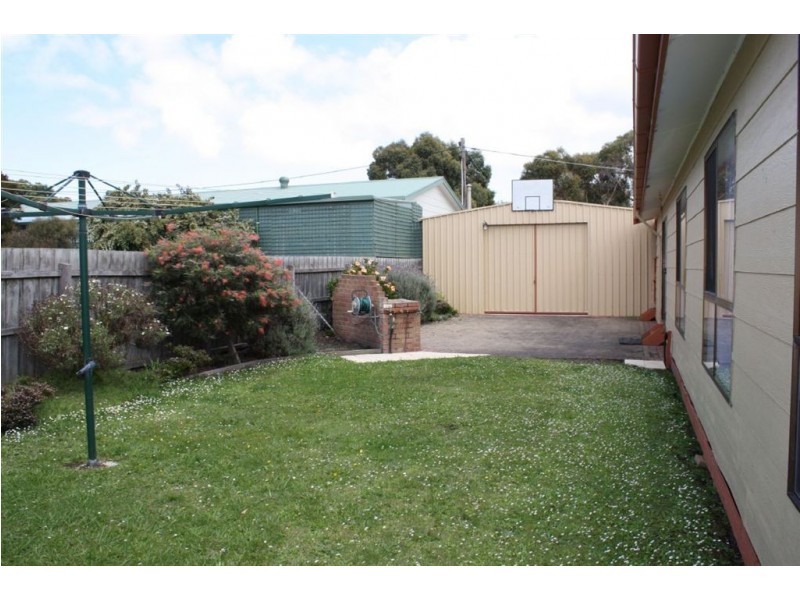 2 Valerie Street, Inverloch VIC 3996