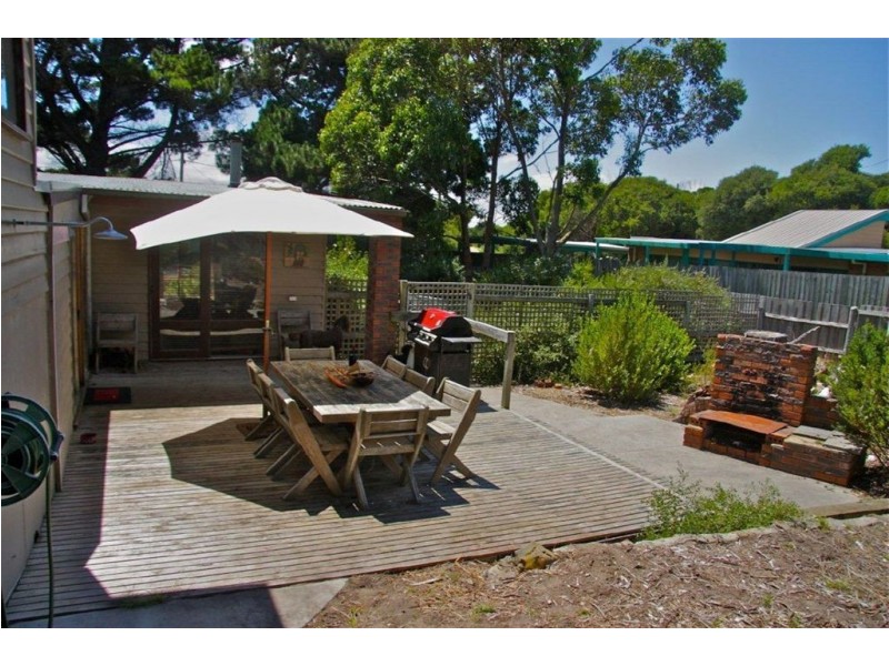 4 Graeme Grove, Sandy Point VIC 3959