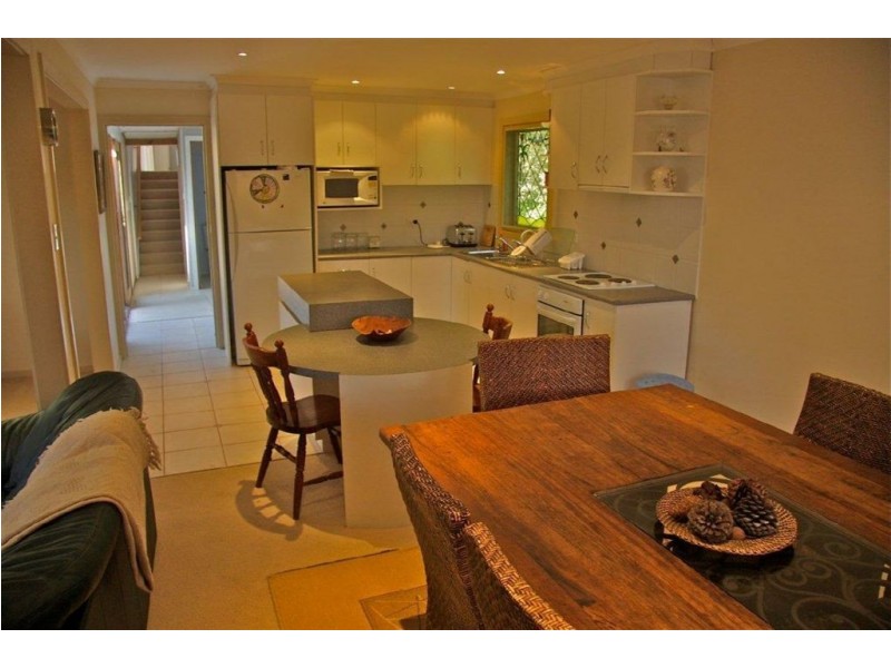 4 Graeme Grove, Sandy Point VIC 3959