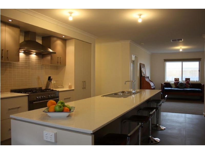 18 Royal Parade, Inverloch VIC 3996