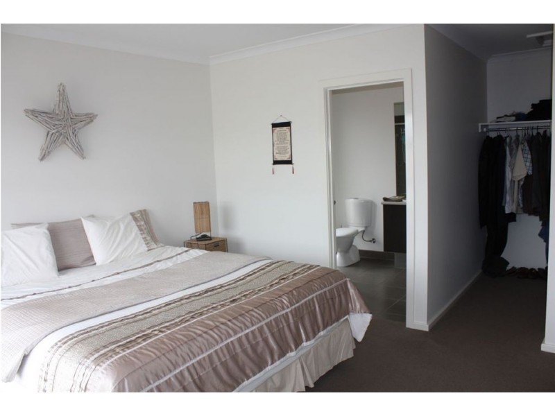 18 Royal Parade, Inverloch VIC 3996