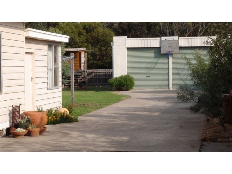 15 Flounder Road, Lake Tyers Beach VIC 3909