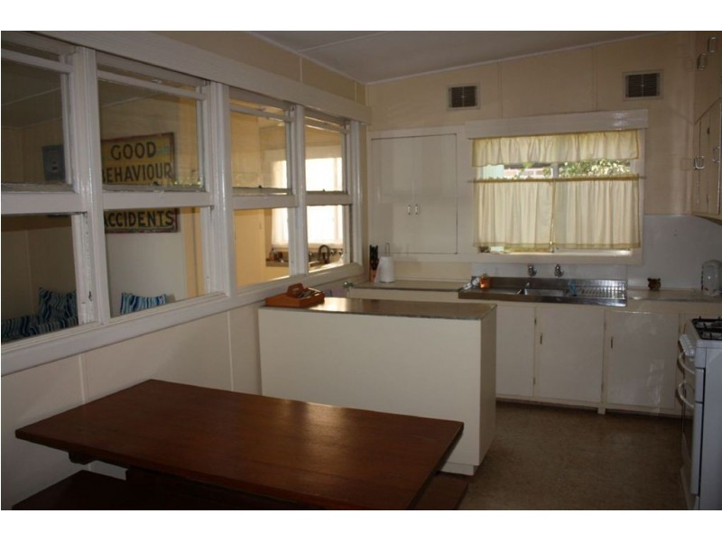 30 Bayview Avenue, Inverloch VIC 3996