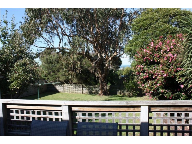 30 Bayview Avenue, Inverloch VIC 3996