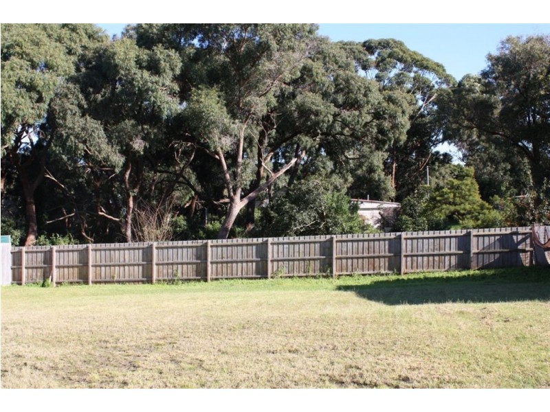 8 Holt Court, Inverloch VIC 3996