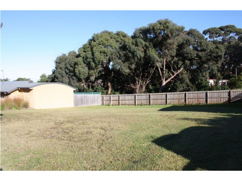8 Holt Court, Inverloch VIC 3996