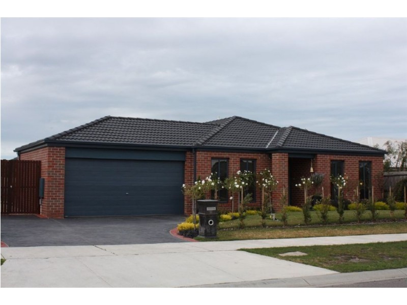 12 Surrey Place, Inverloch VIC 3996