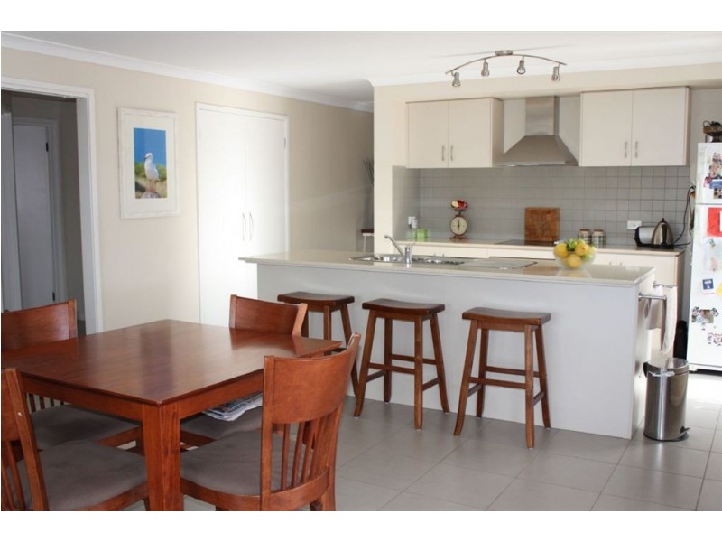 12 Surrey Place, Inverloch VIC 3996