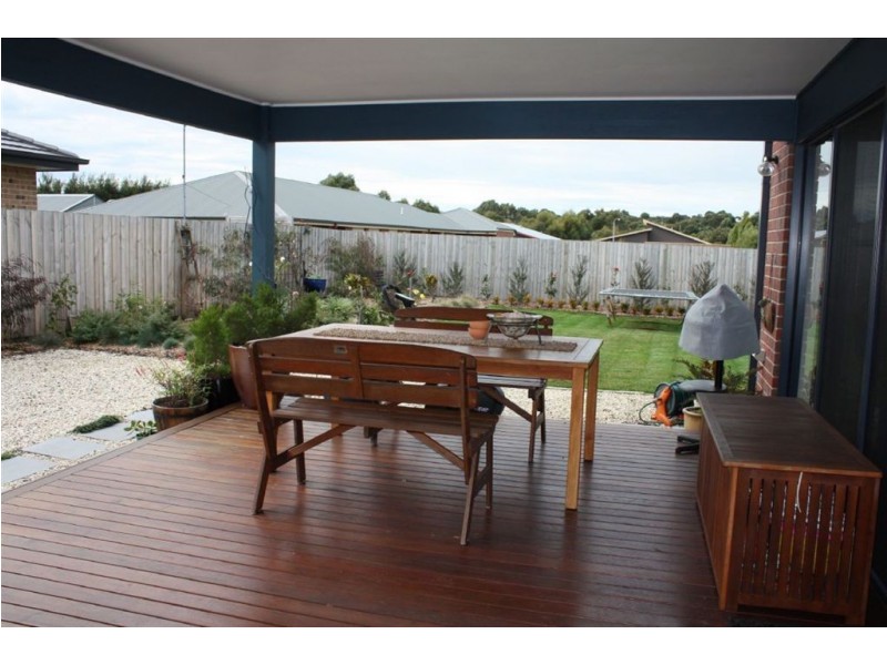 12 Surrey Place, Inverloch VIC 3996