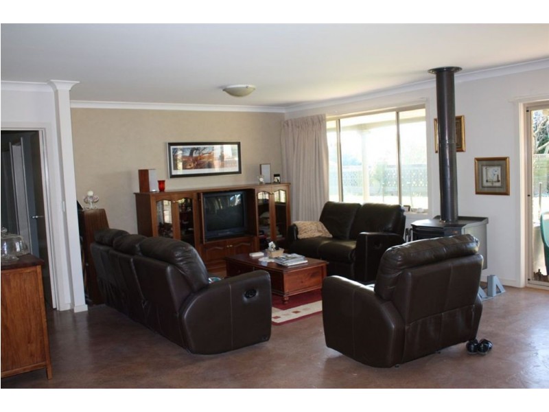 31 Collins Road, Woodleigh VIC 3945