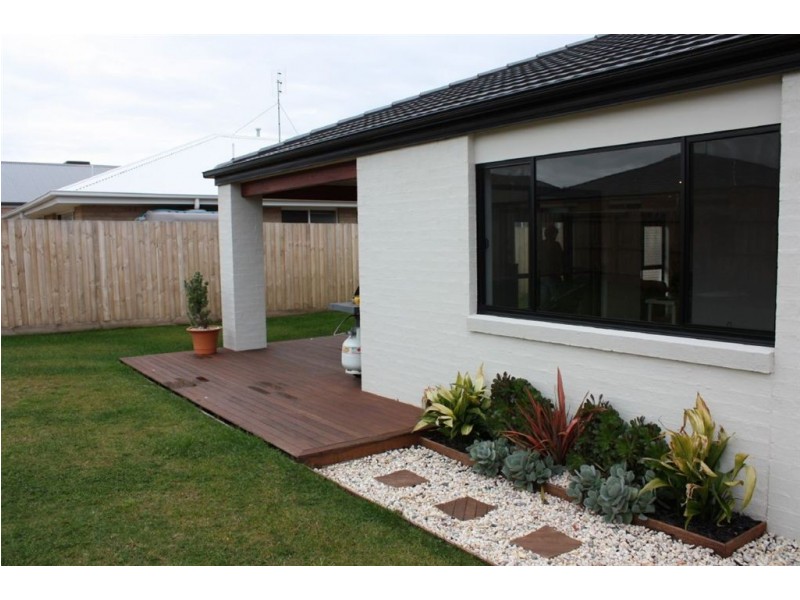 7 Honeyeater Circuit, Inverloch VIC 3996