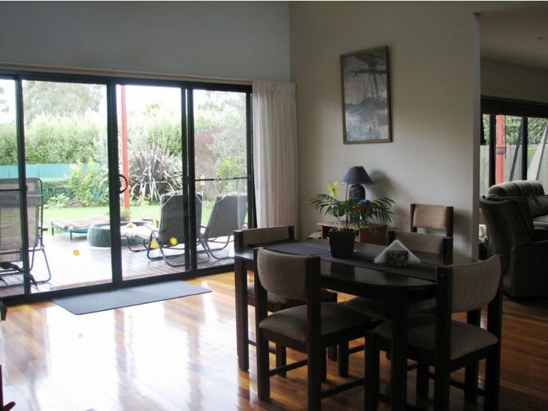 40 Woodland Heath Drive, Inverloch VIC 3996