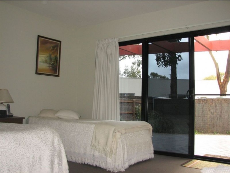 40 Woodland Heath Drive, Inverloch VIC 3996