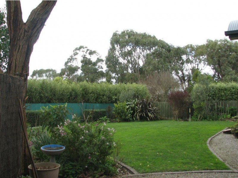 40 Woodland Heath Drive, Inverloch VIC 3996