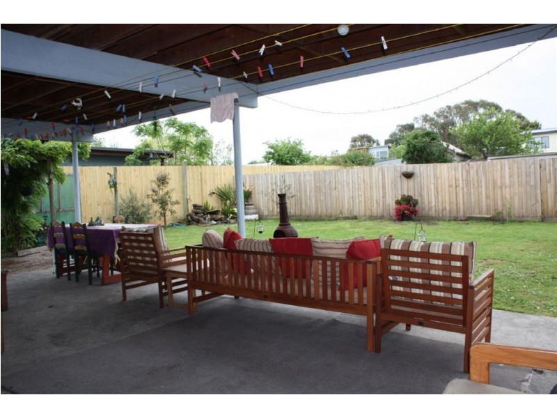 71 Bayview Avenue, Inverloch VIC 3996