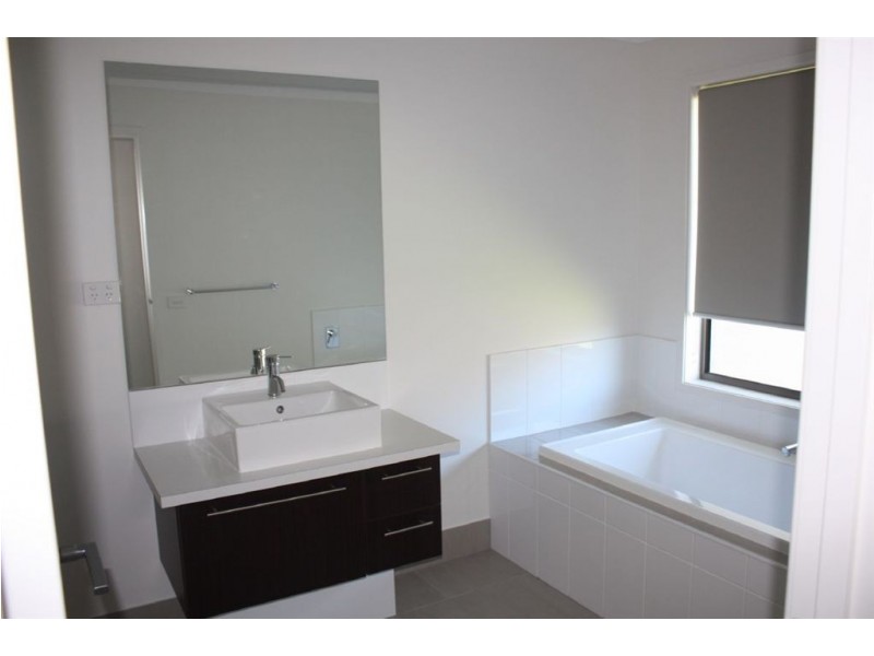 5 Oceanic Drive, Inverloch VIC 3996