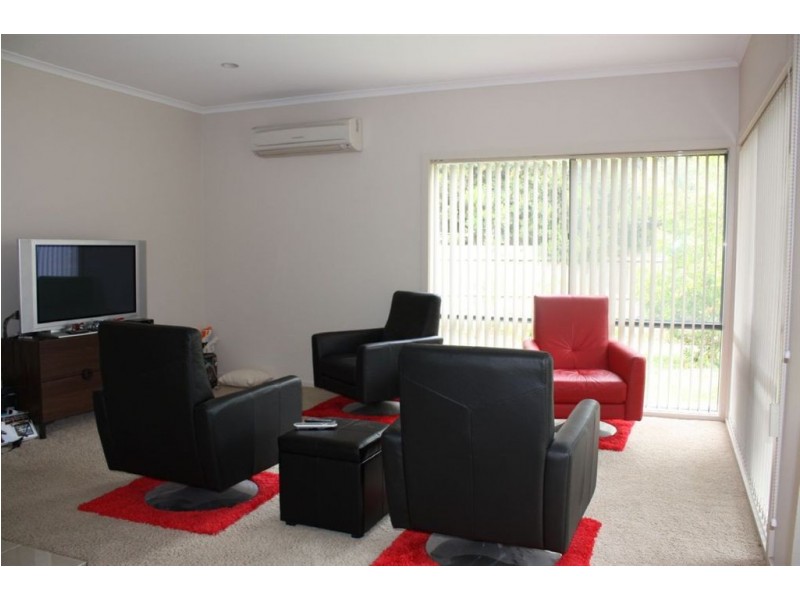 13 Melaleuca Mews, Inverloch VIC 3996