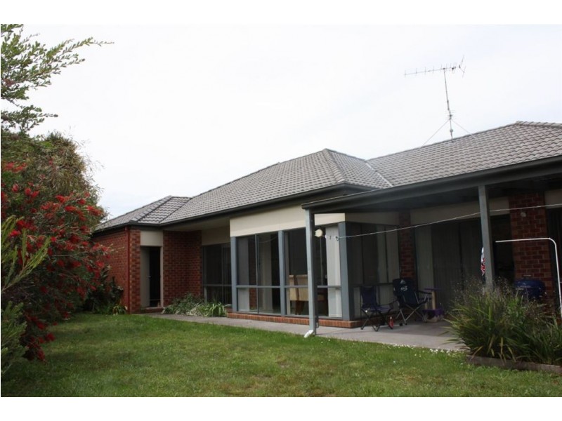 13 Melaleuca Mews, Inverloch VIC 3996