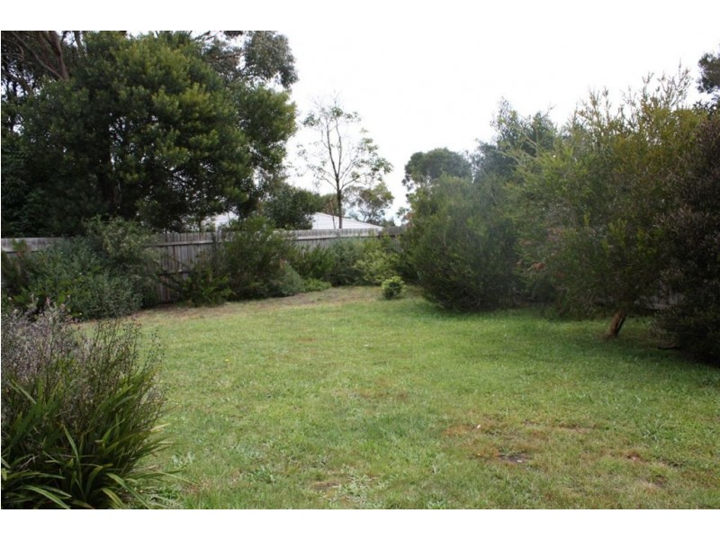 13 Melaleuca Mews, Inverloch VIC 3996