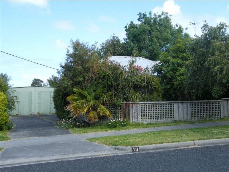 10 Bayview Avenue, Inverloch VIC 3996