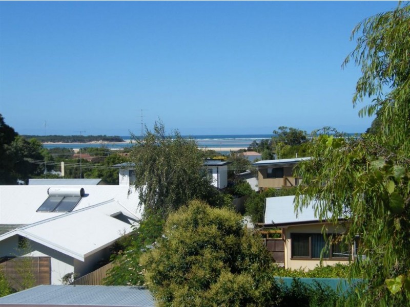 10 Bayview Avenue, Inverloch VIC 3996