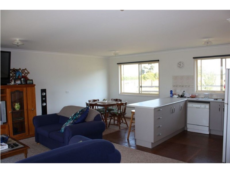 735 Lynnes Road, Wattle Bank VIC 3995