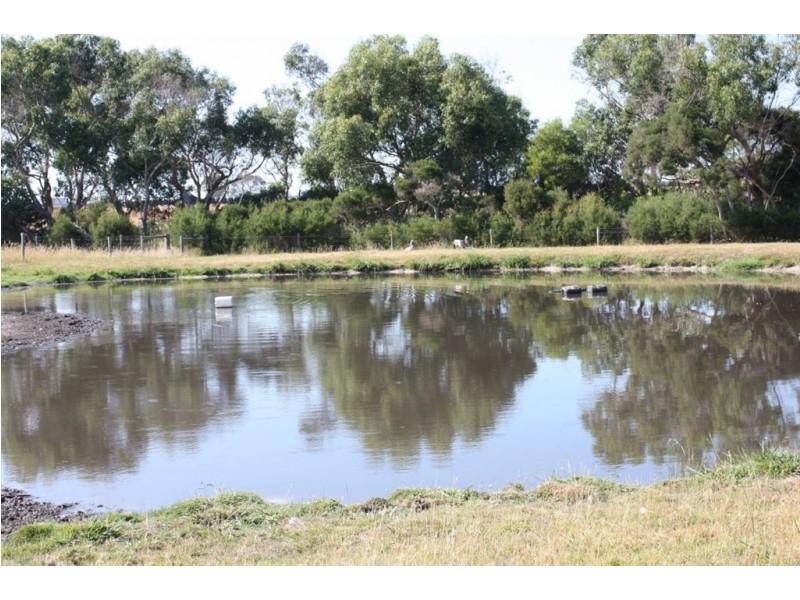 735 Lynnes Road, Wattle Bank VIC 3995
