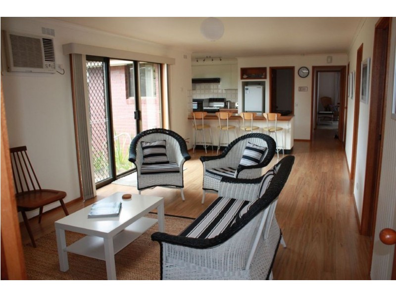 8 Anderson Avenue, Inverloch VIC 3996