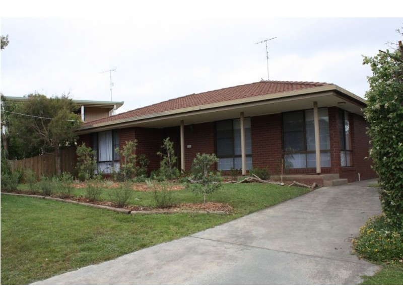 8 Anderson Avenue, Inverloch VIC 3996