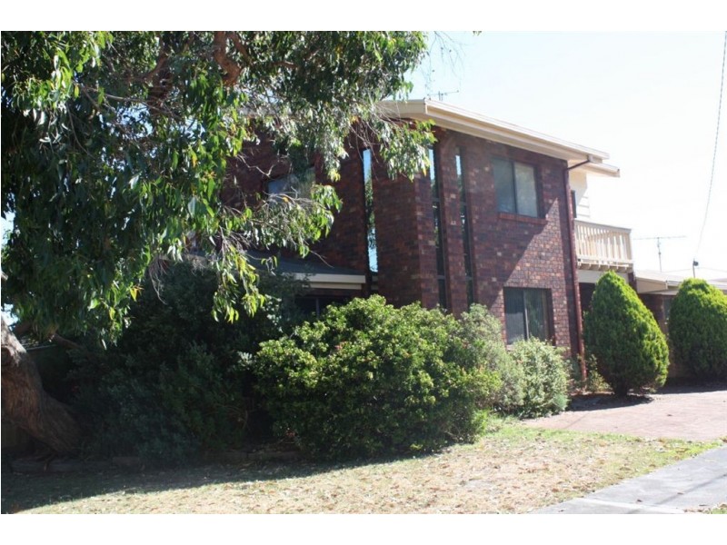 40 Gordon Avenue, Inverloch VIC 3996