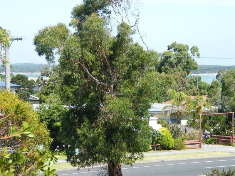 40 Gordon Avenue, Inverloch VIC 3996