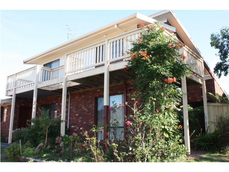 40 Gordon Avenue, Inverloch VIC 3996