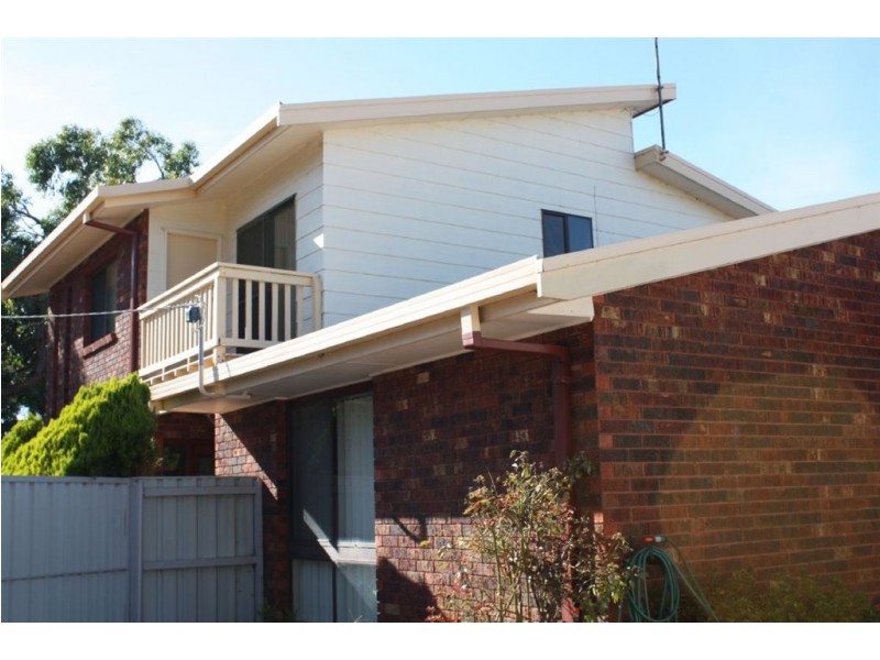 40 Gordon Avenue, Inverloch VIC 3996