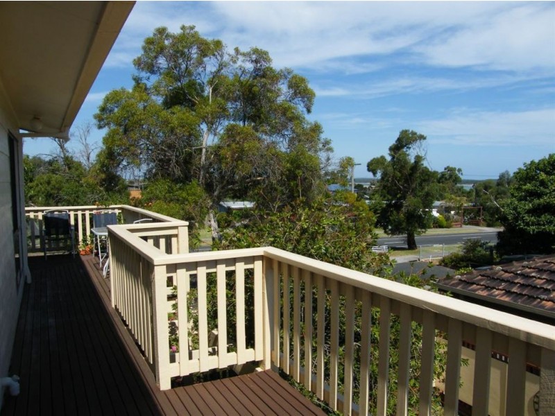 40 Gordon Avenue, Inverloch VIC 3996