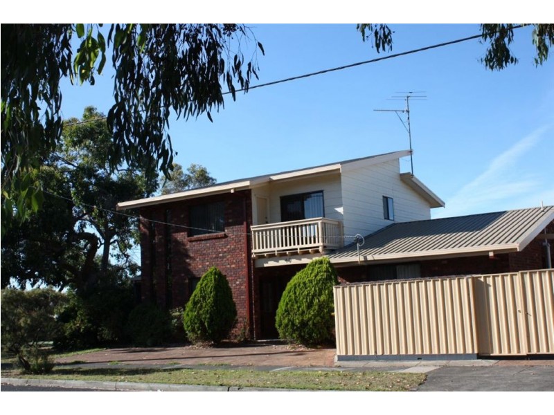 40 Gordon Avenue, Inverloch VIC 3996