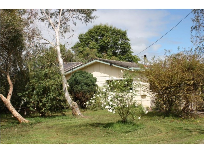 35 Pyles Road, Meeniyan VIC 3956