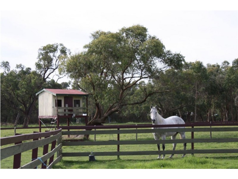 5 Daniels Road, Wattle Bank VIC 3995