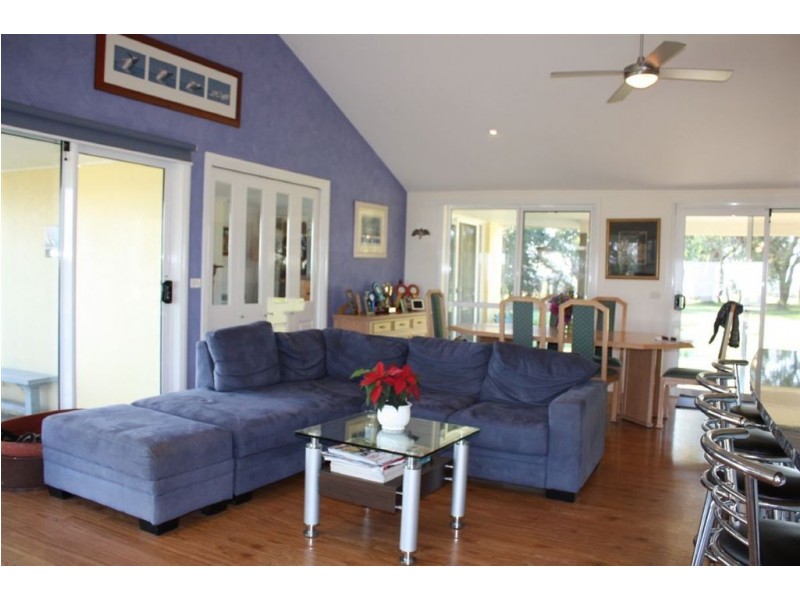 301 Inverloch Venus Bay Road, Inverloch VIC 3996